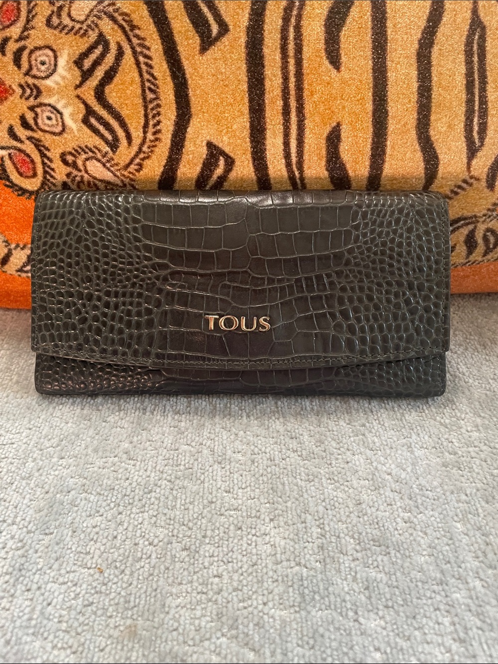 TOUS Black Croc-Embossed Leather Wallet with Gold Logo LUX